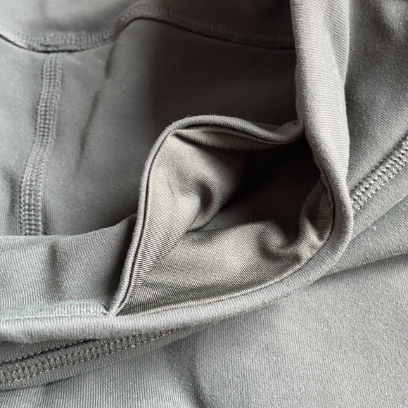 SOLD Alo Yoga Luminous Leggings, Green, Size Small - Picture 8 of 9